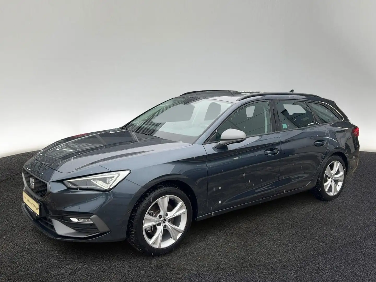 SEAT Leon Sportstourer 2.0 TDI FR DSG Matrix Navi Kam Grau - 2