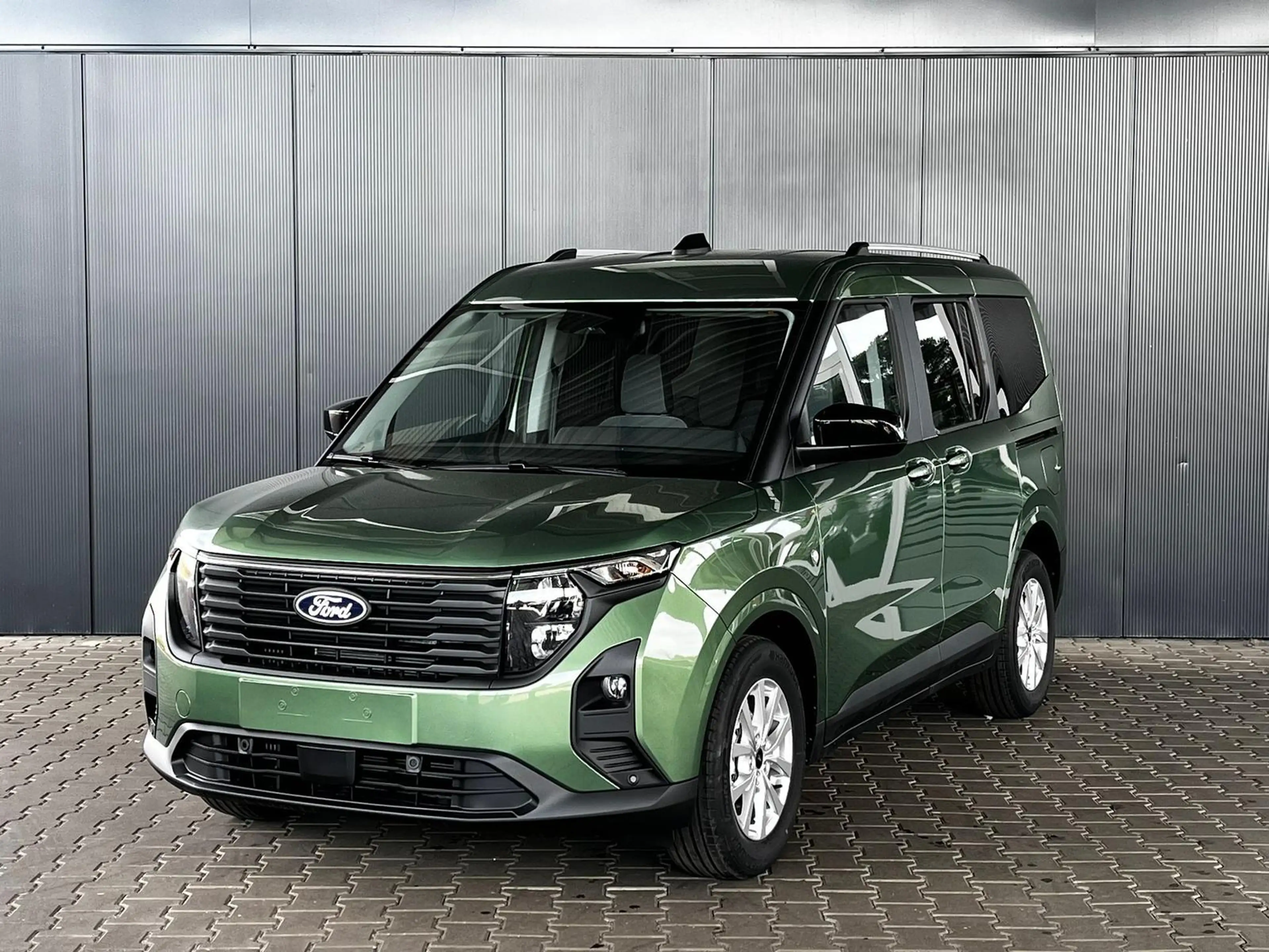 Ford Tourneo Courier Titanium 1.0 Ecoboost  AT / PDC V.&H. m. Kamera /