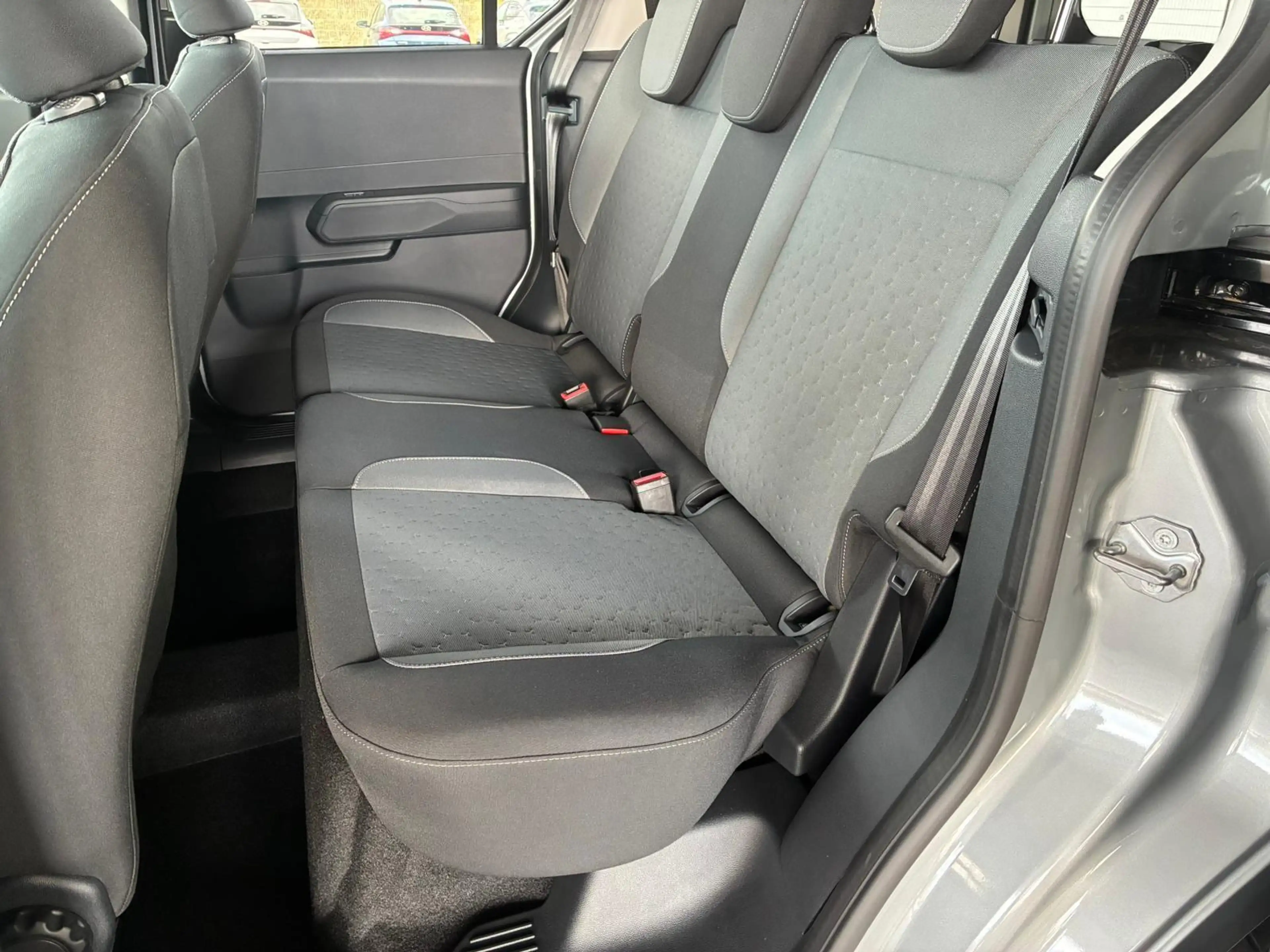 Ford Tourneo Courier Titanium 1.0 Ecoboost AT / PDC V.&H. m. Kamera / — photo 8