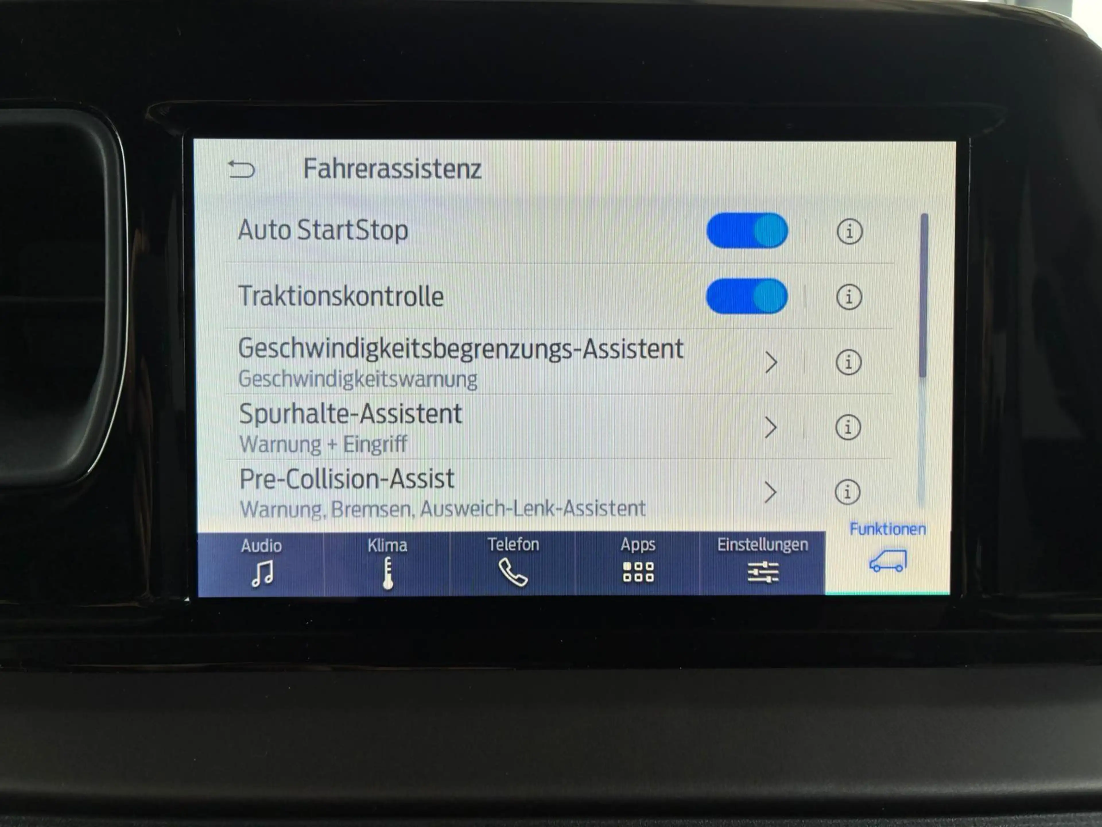 Ford Tourneo Courier Titanium 1.0 Ecoboost AT / PDC V.&H. m. Kamera / — photo 15