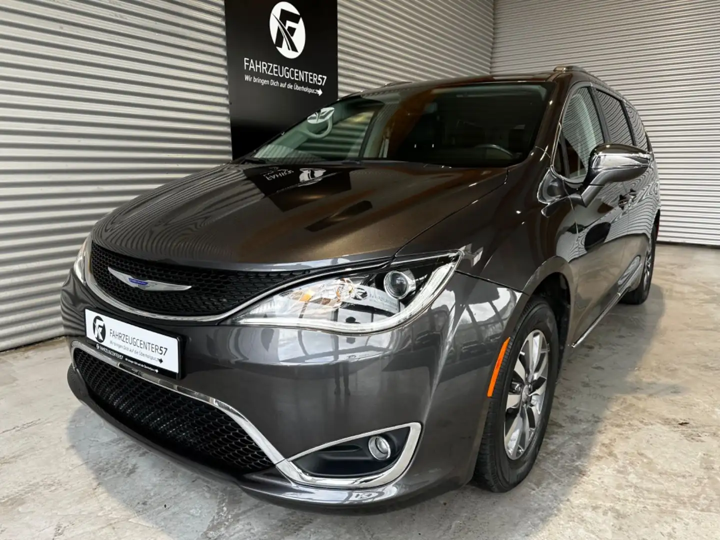 Chrysler Pacifica 3.6L V6/7-SITZER/SHZ/CARPLAY/RFK Gris - 2