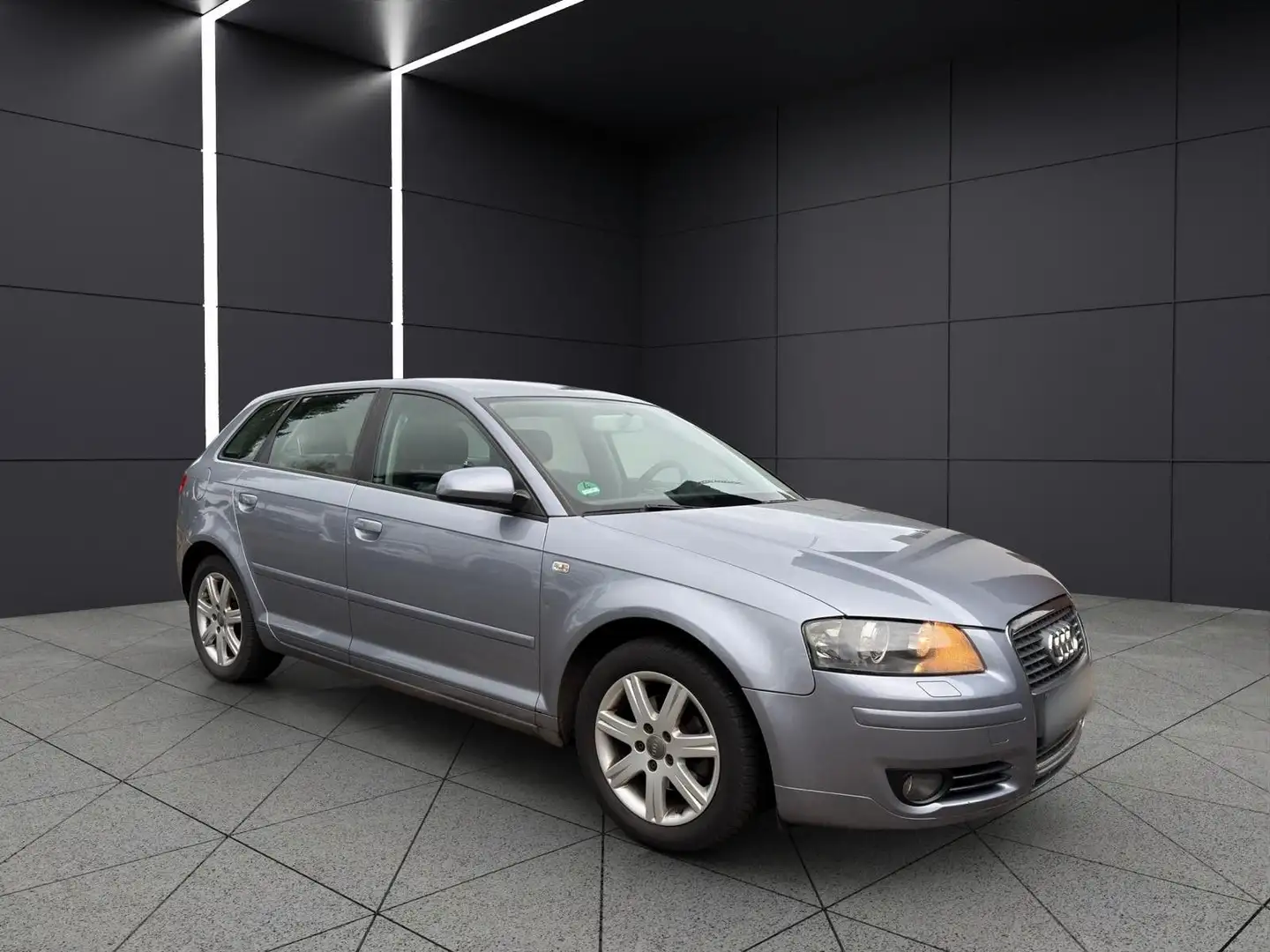 Audi A3 Sportback 1.6 Attraction TÜV NEU SHZ Silber - 2