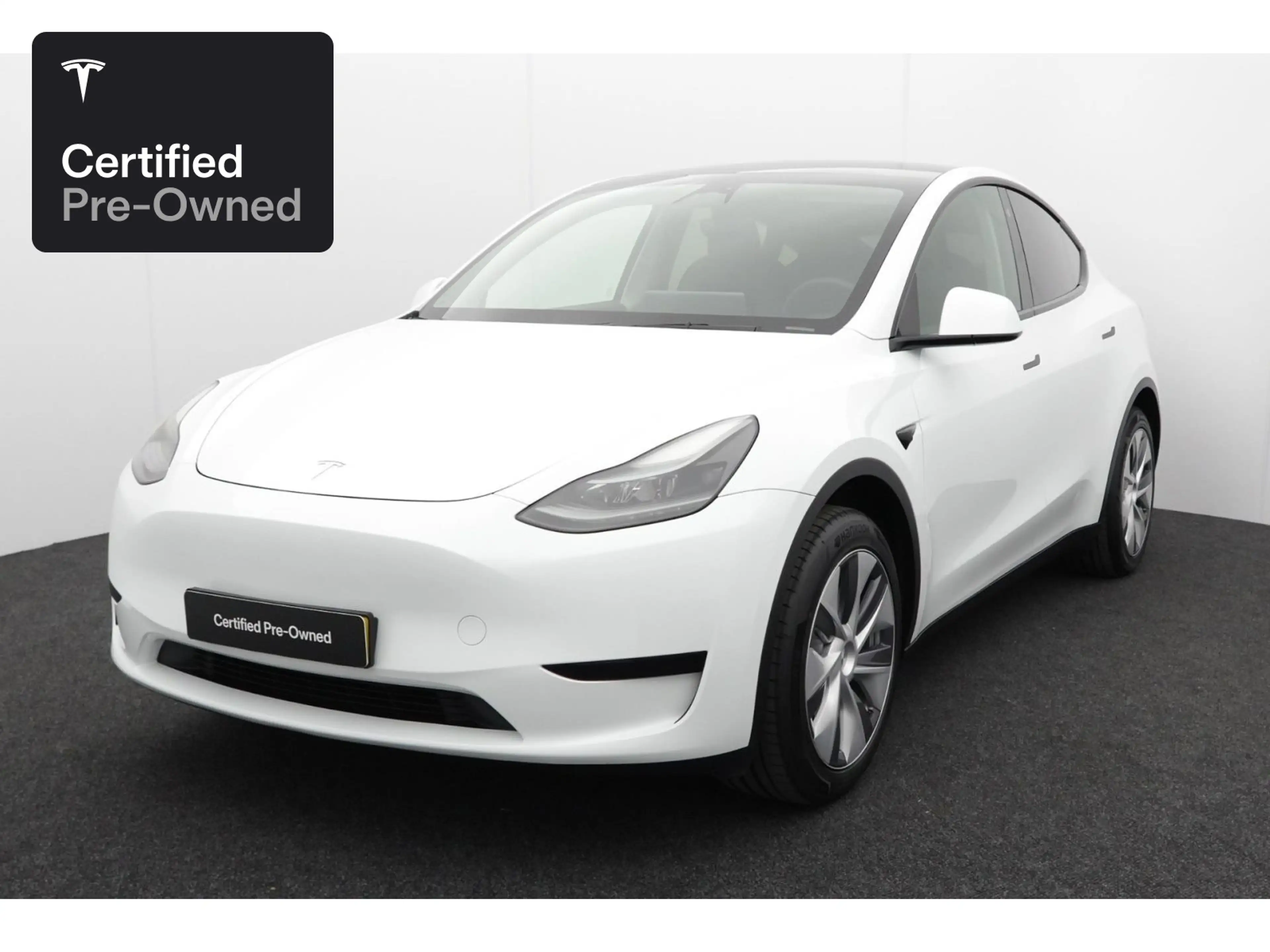 Tesla Model Y Rear-Wheel Drive "Certified Pre-Owned" — photo 2