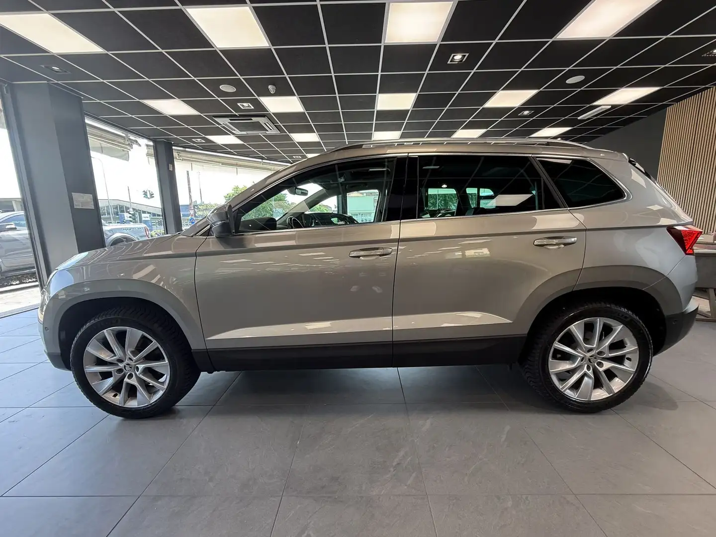 Skoda Karoq 1.5 TSI DSG Style *FULL OPTIONAL* Grigio - 2