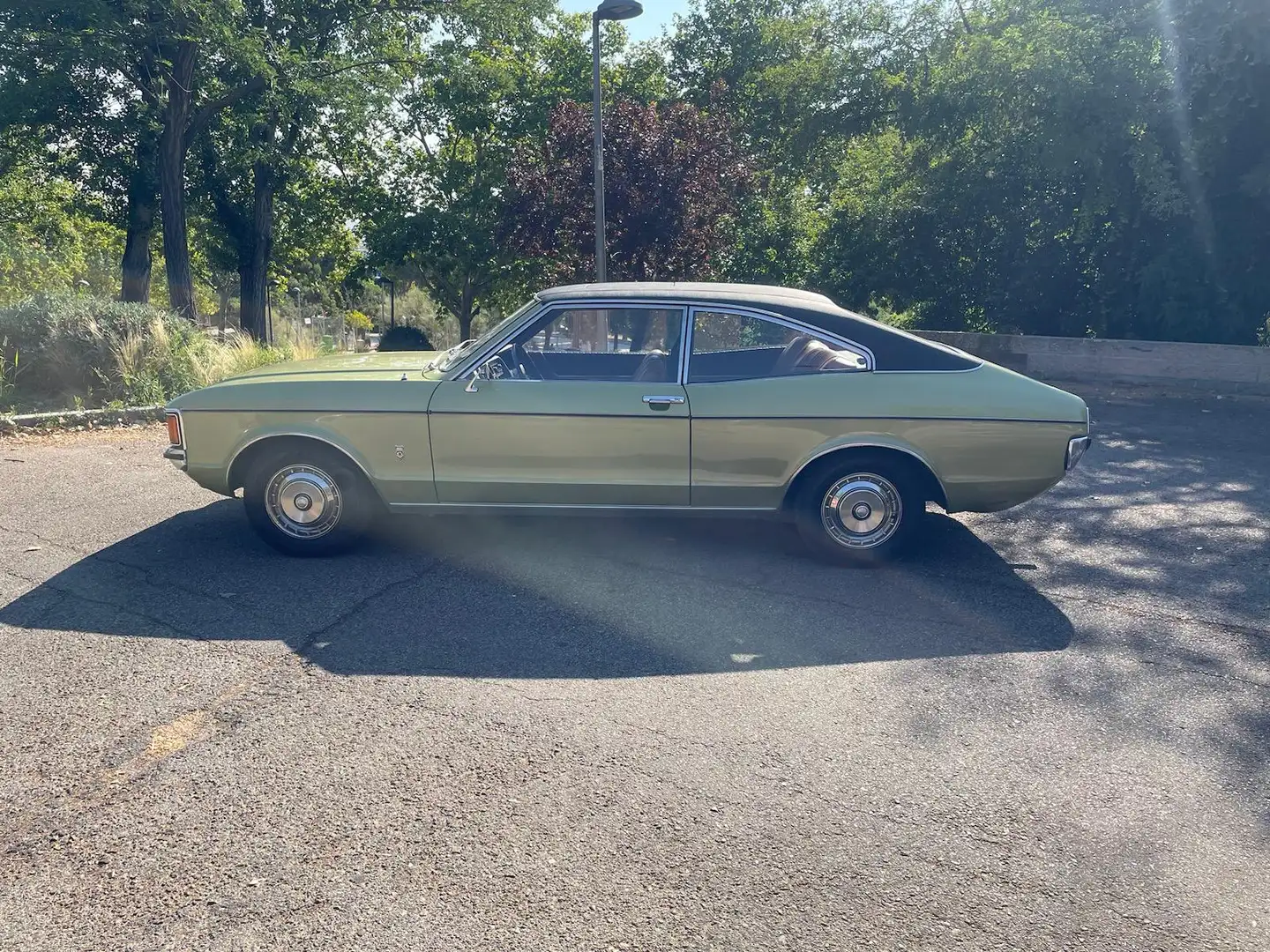 Ford Granada GXL COUPE 1 SERIES COKE BOTTLE BODY Grün - 2