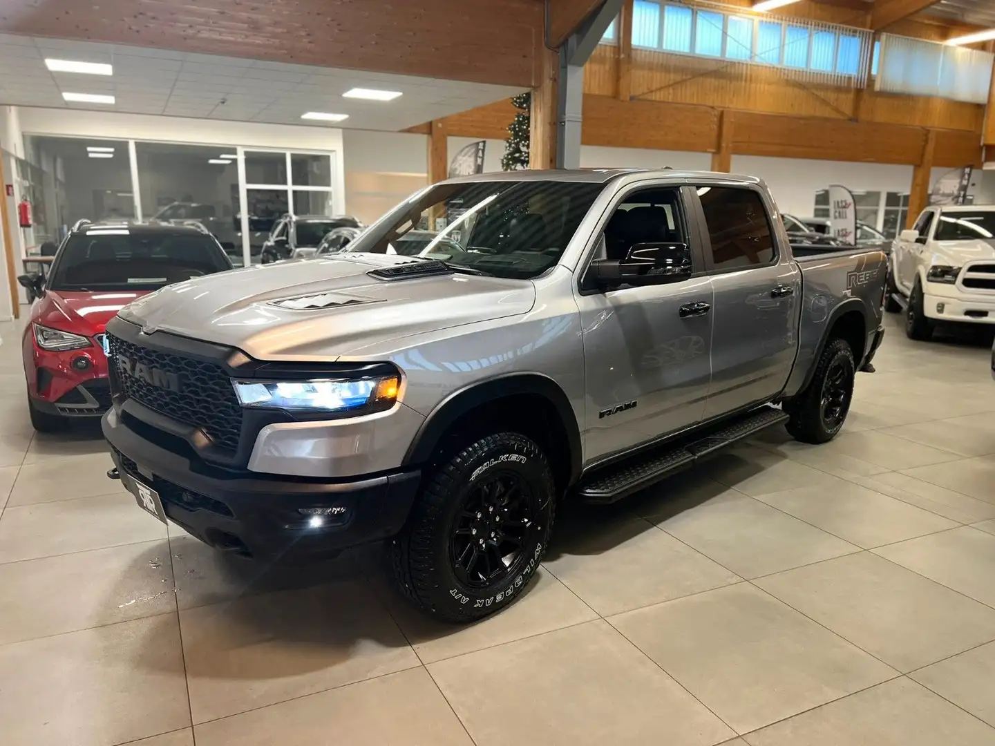 Dodge RAM 1500 Rebel Night Premium 3.0L Silber - 2