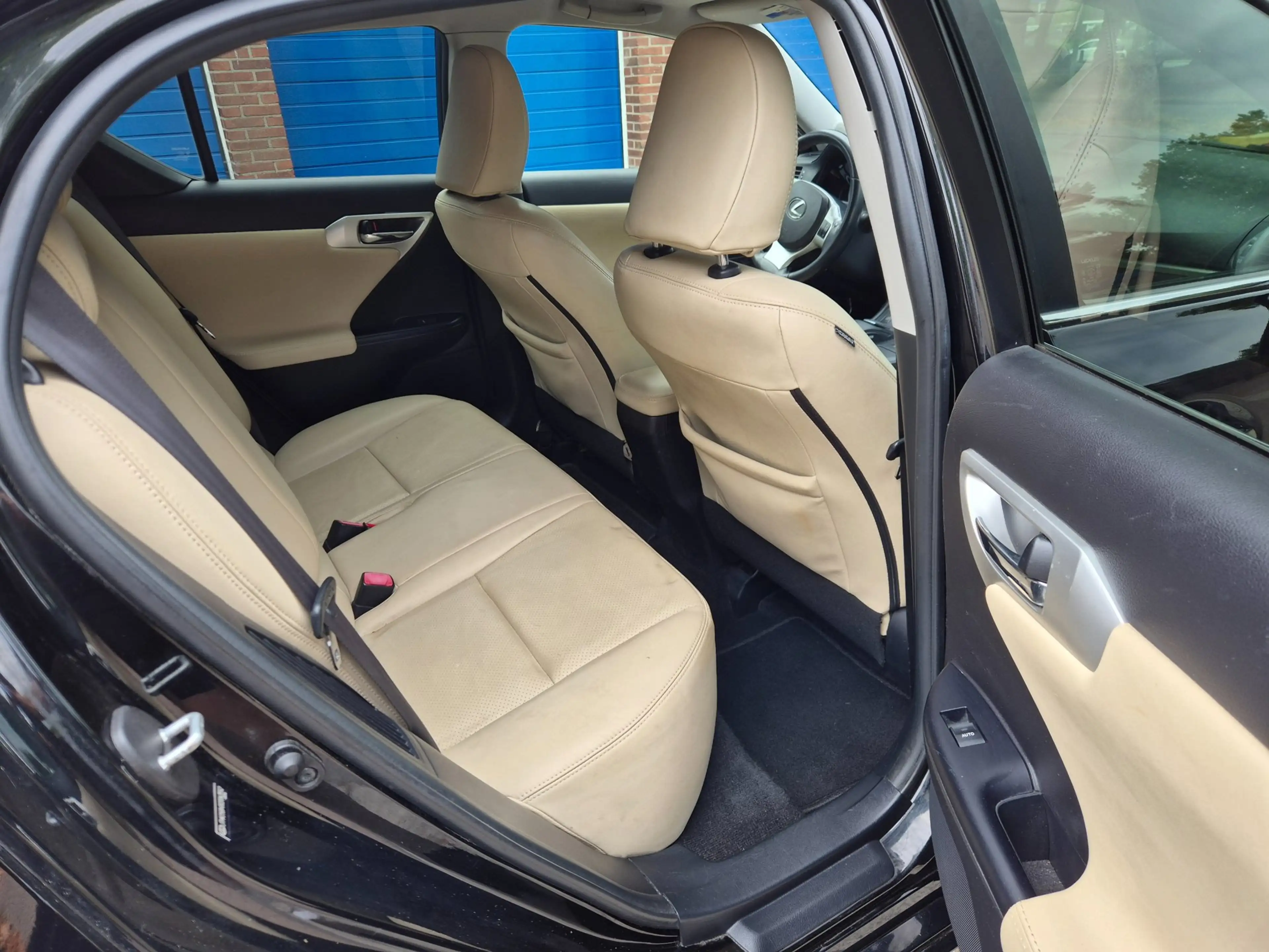 Lexus CT 200h Hybrid — photo 15