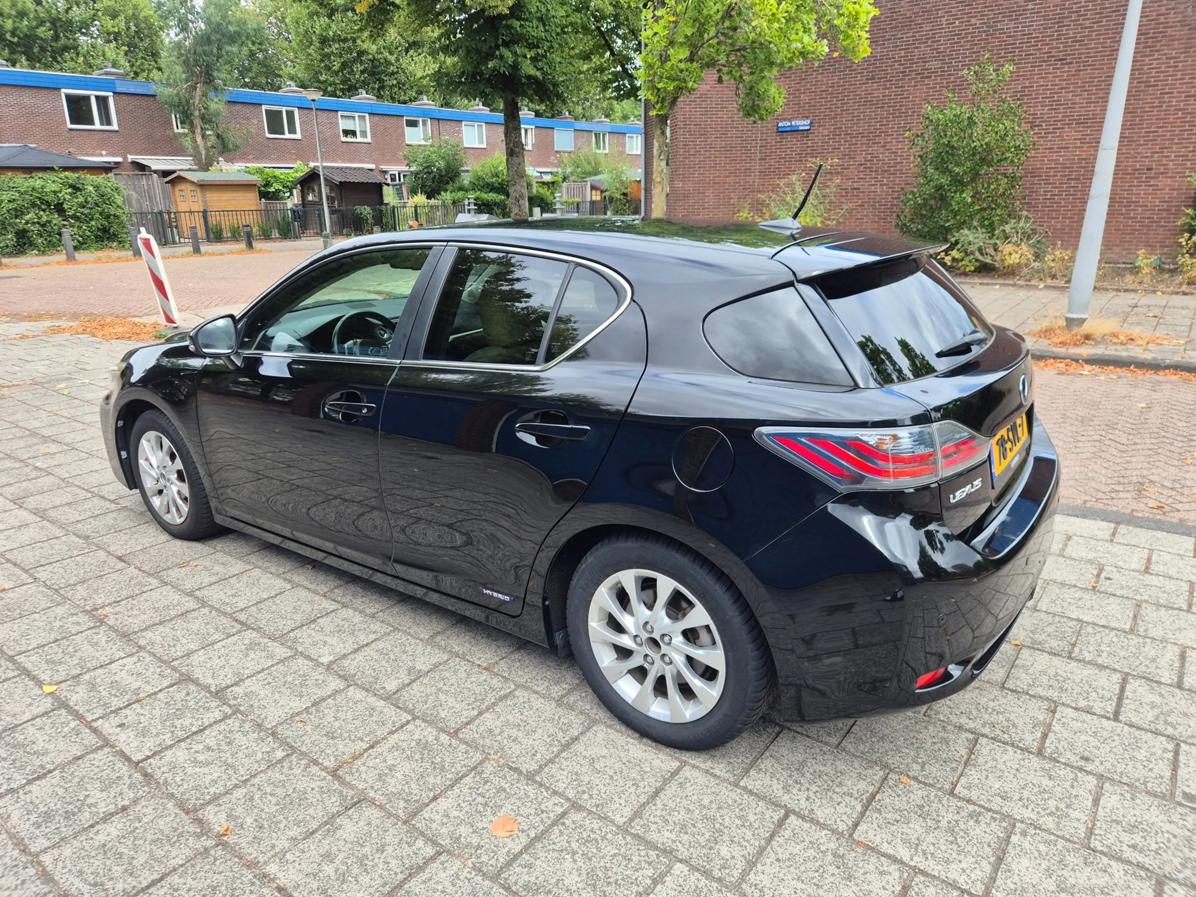 Lexus CT 200h Hybrid — photo 9