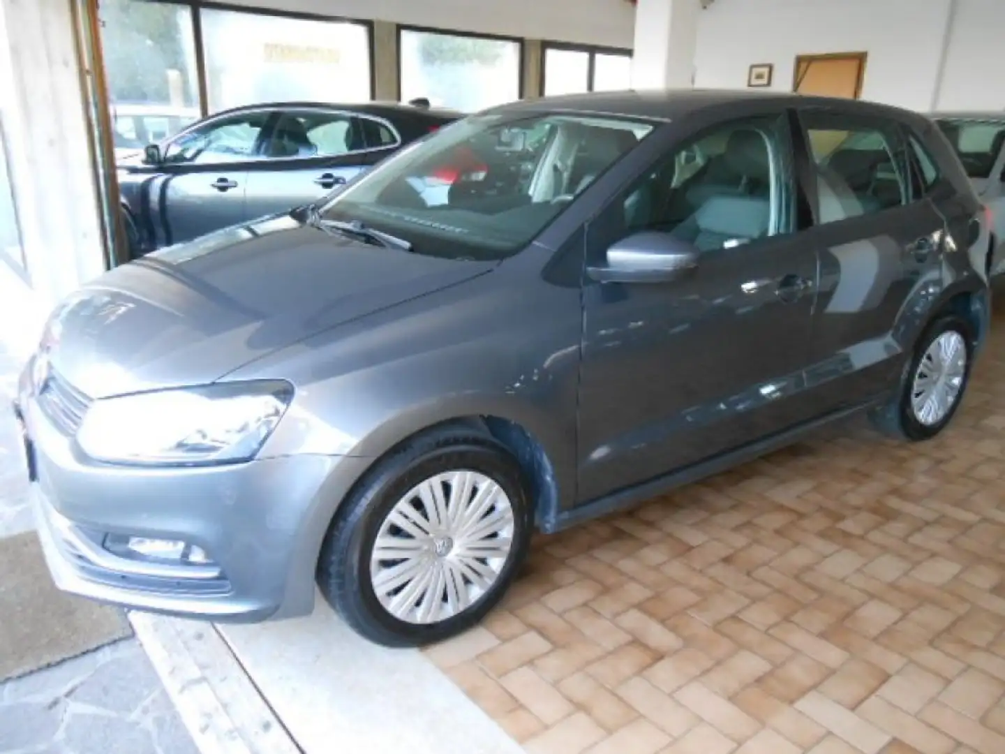 Volkswagen Polo 1.4 TDI 5p. C.LINE EURO6! OK NEOPAT. Gris - 1