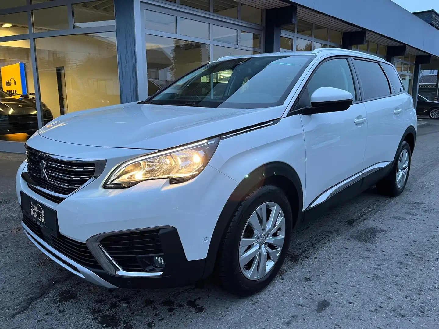Peugeot 5008 Allure*PANORAMA*NAVI*19" ALU*SH*1.HD* Weiß - 1