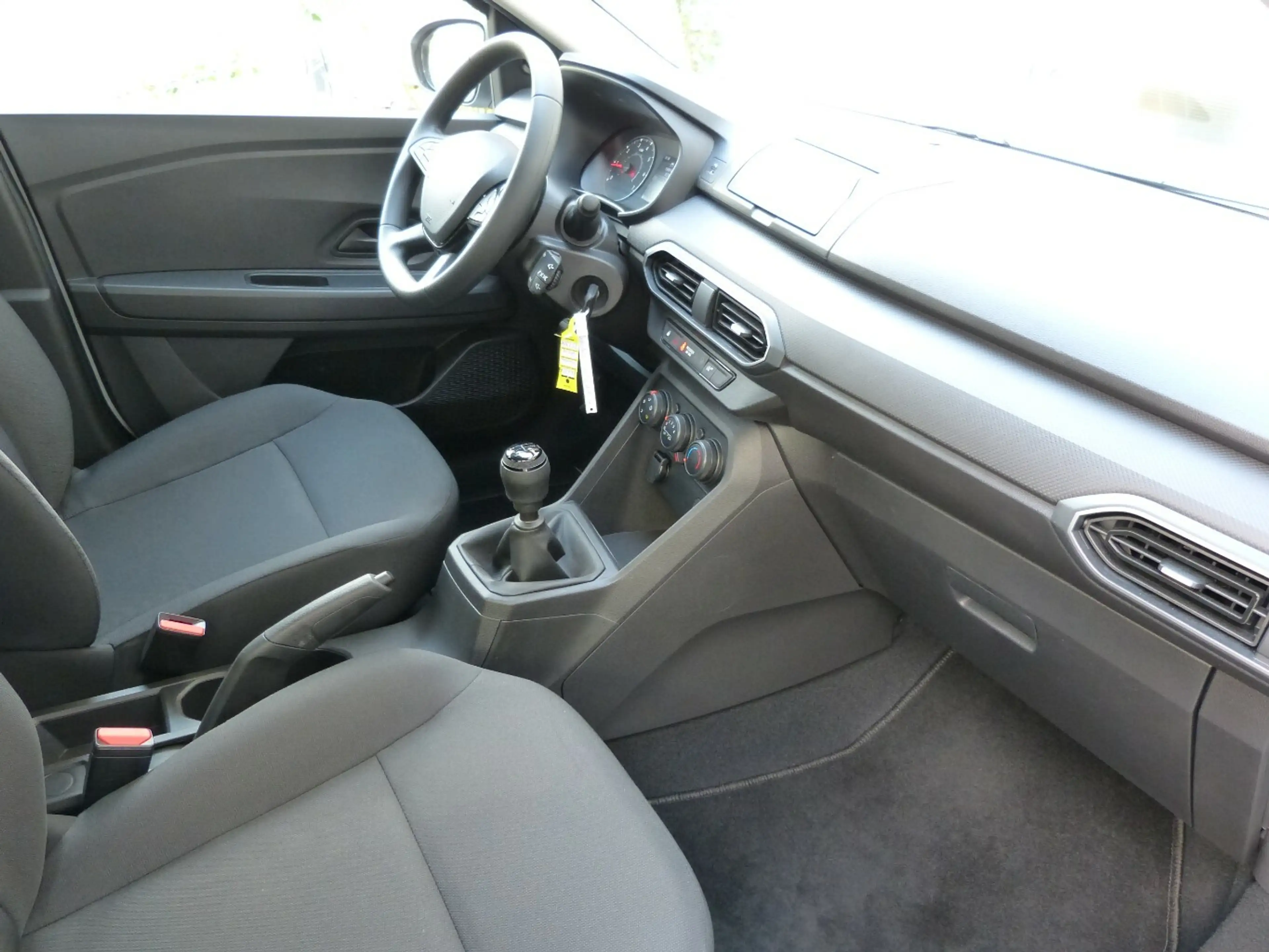 Dacia Sandero Essential SCE 65 [KLIMA] — photo 12