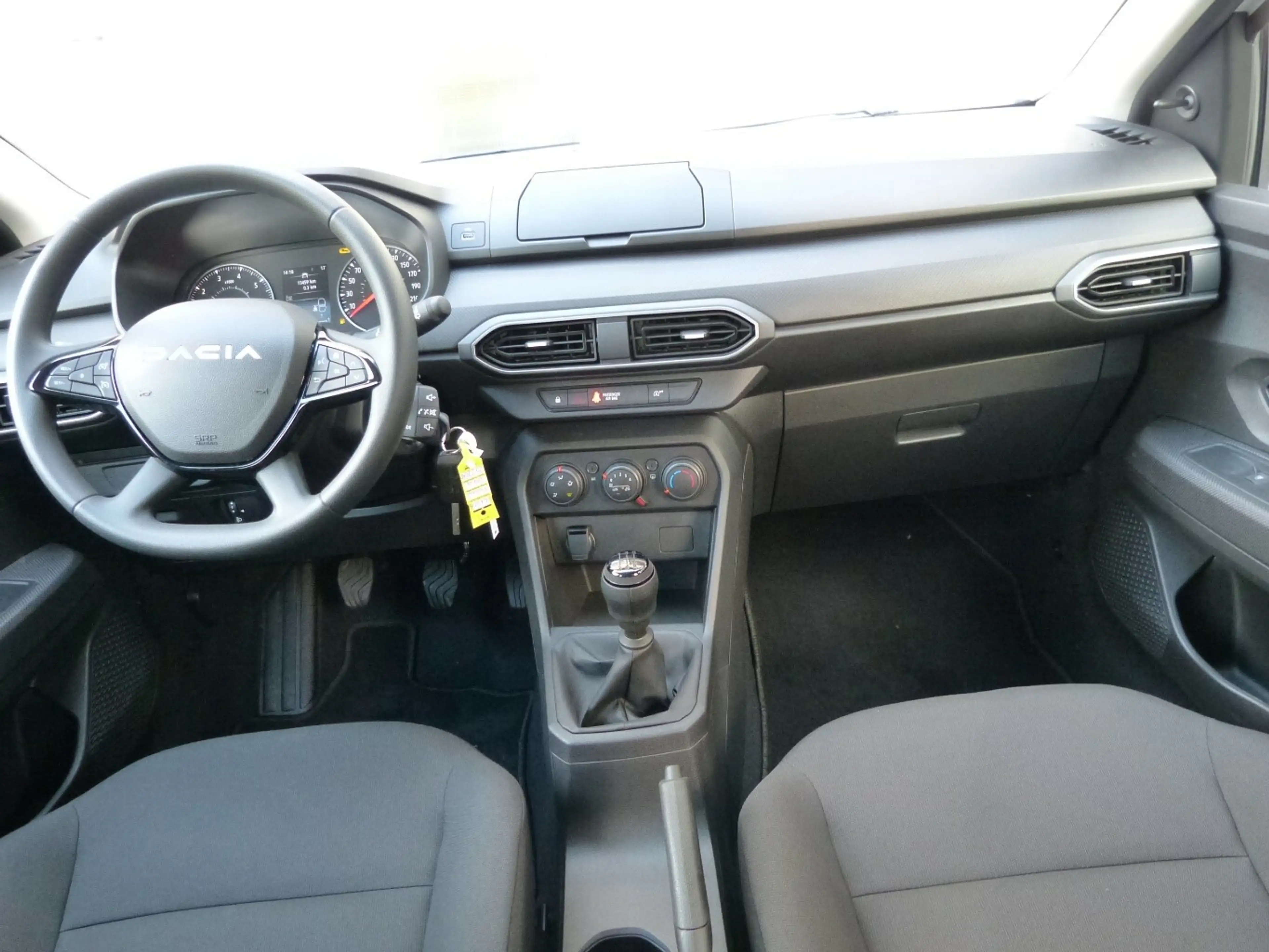 Dacia Sandero Essential SCE 65 [KLIMA] — photo 11