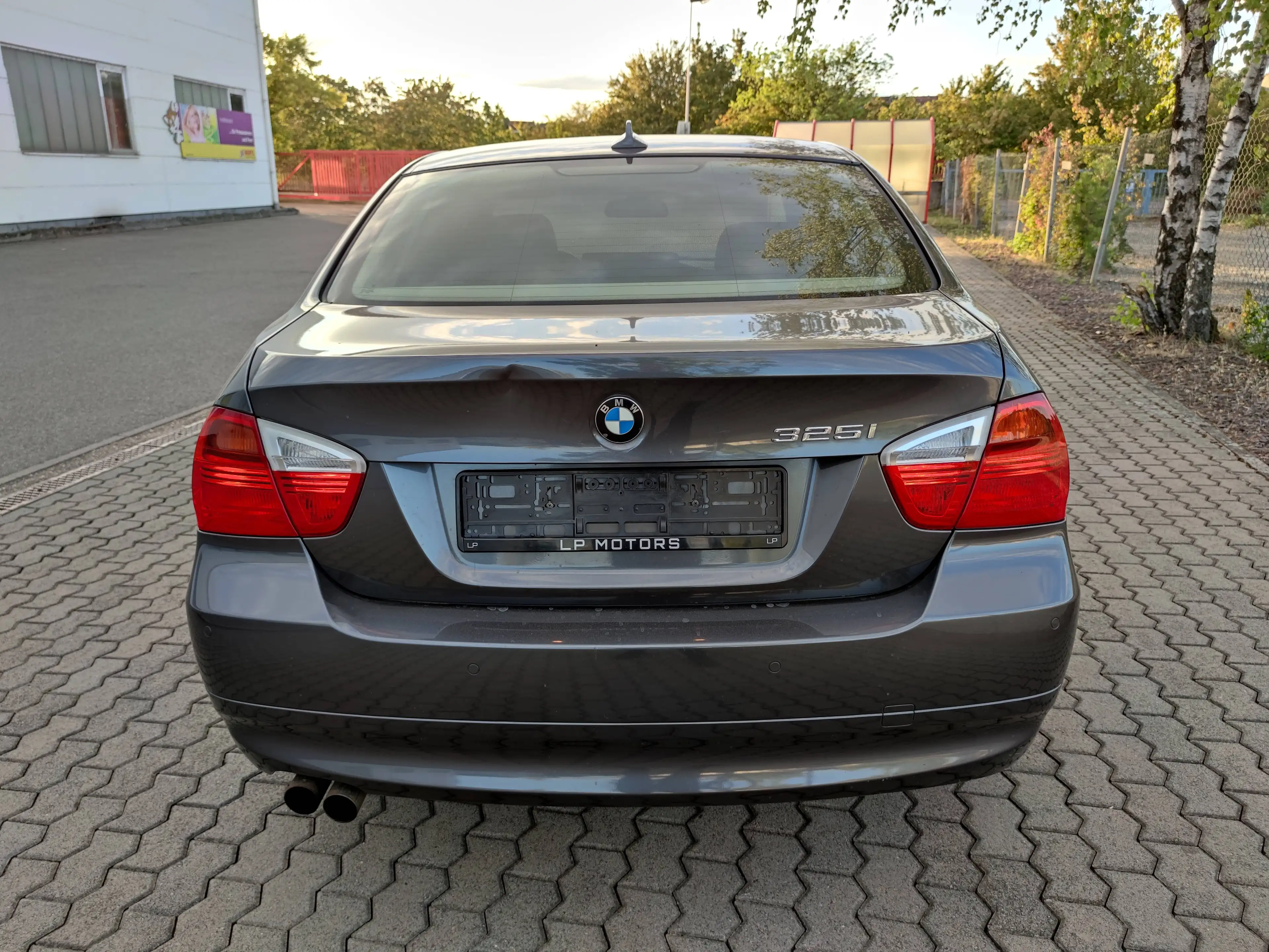 BMW 325 325 i Automatik Ledersitze Sport — photo 14