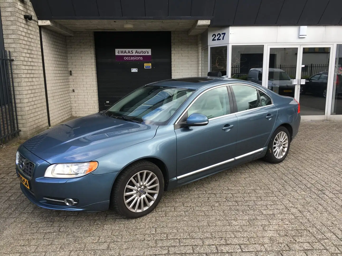 Volvo S80 2.0 D4 Summum / 5 CILINDER / LEDER / ALU VELGEN / Modrá - 1