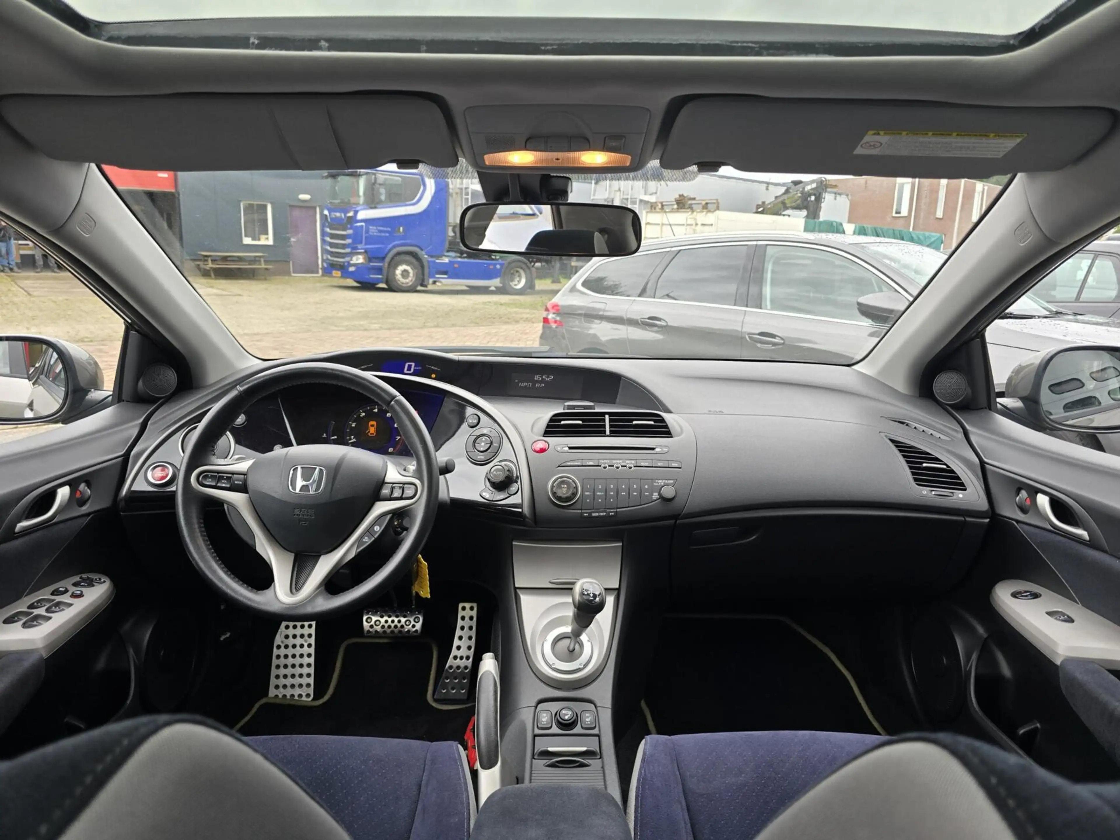 Honda Civic 1.8 Executive Automaat Trekhaak/Pano/LMV — photo 3