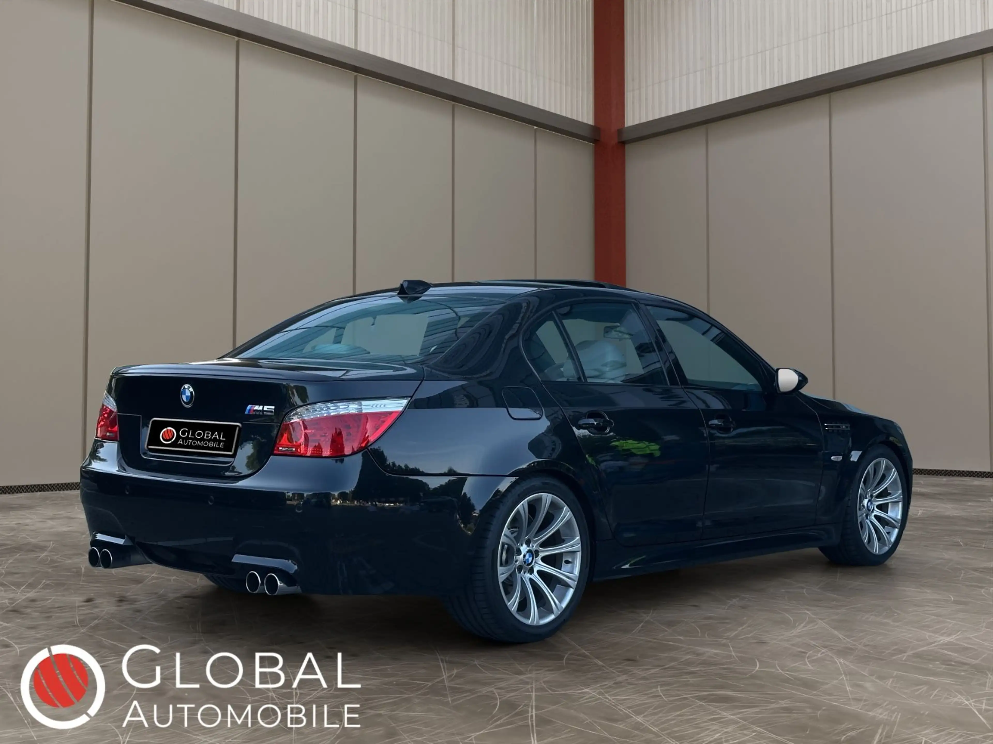 BMW M5 E60°V10°PANO°MEM°ST-HT°HI-FI°PDC°XENON° — photo 2