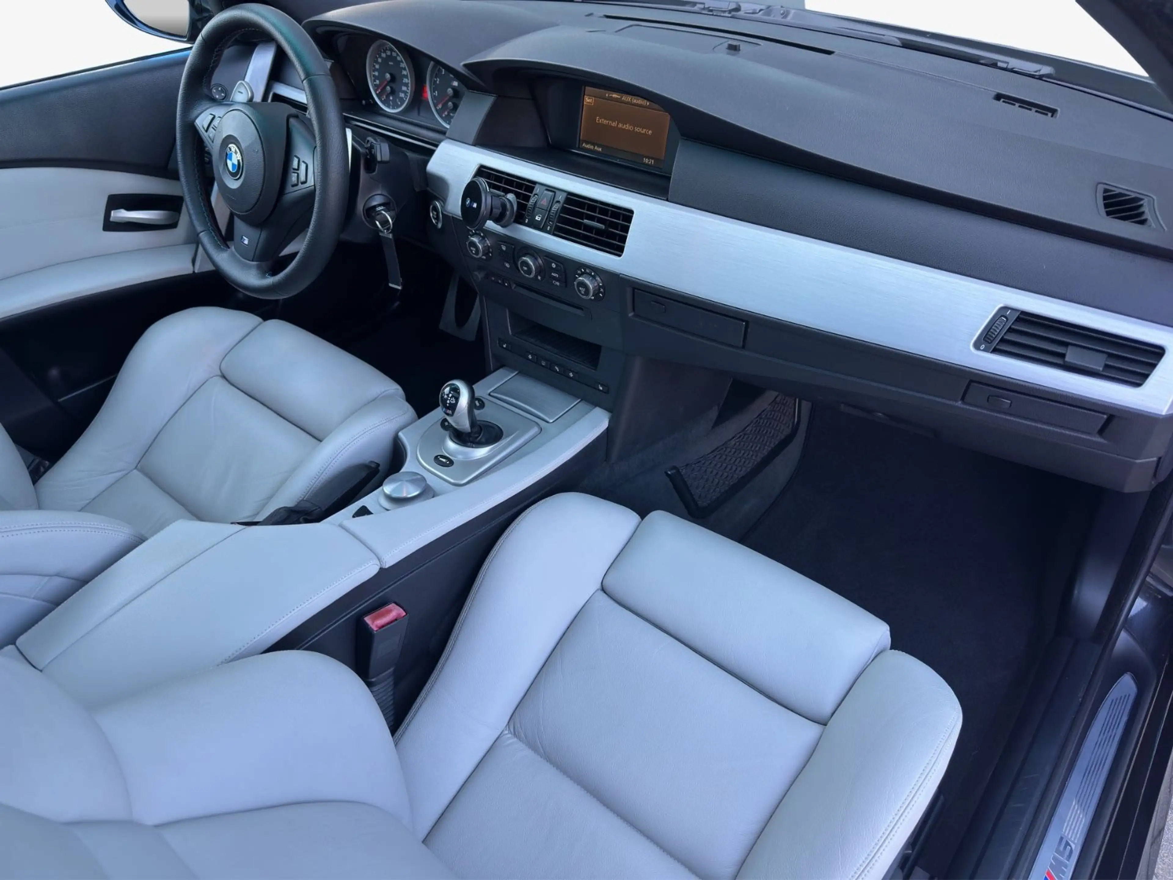BMW M5 E60°V10°PANO°MEM°ST-HT°HI-FI°PDC°XENON° — photo 5