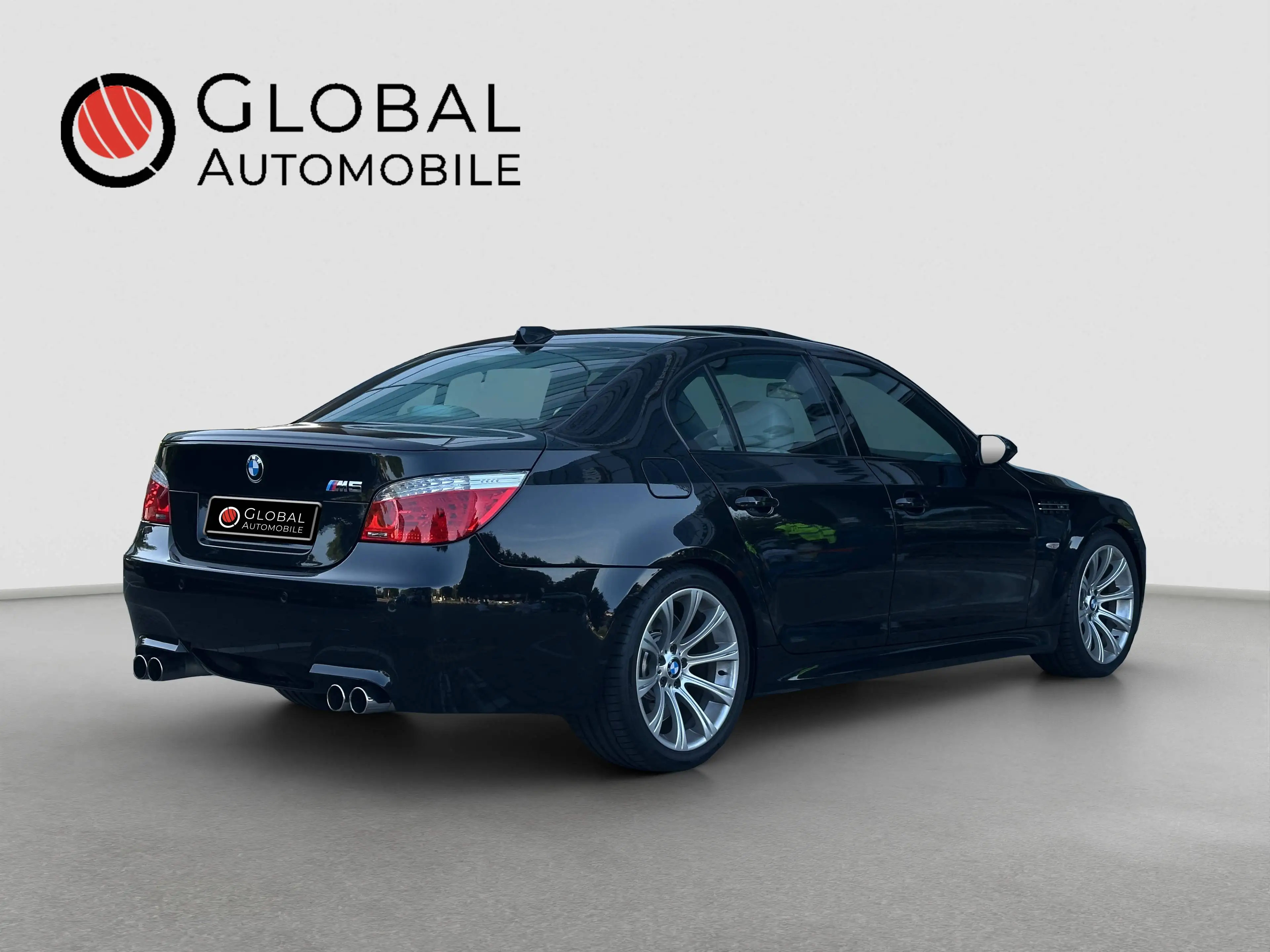 BMW M5 E60°V10°PANO°MEM°ST-HT°HI-FI°PDC°XENON° — photo 2