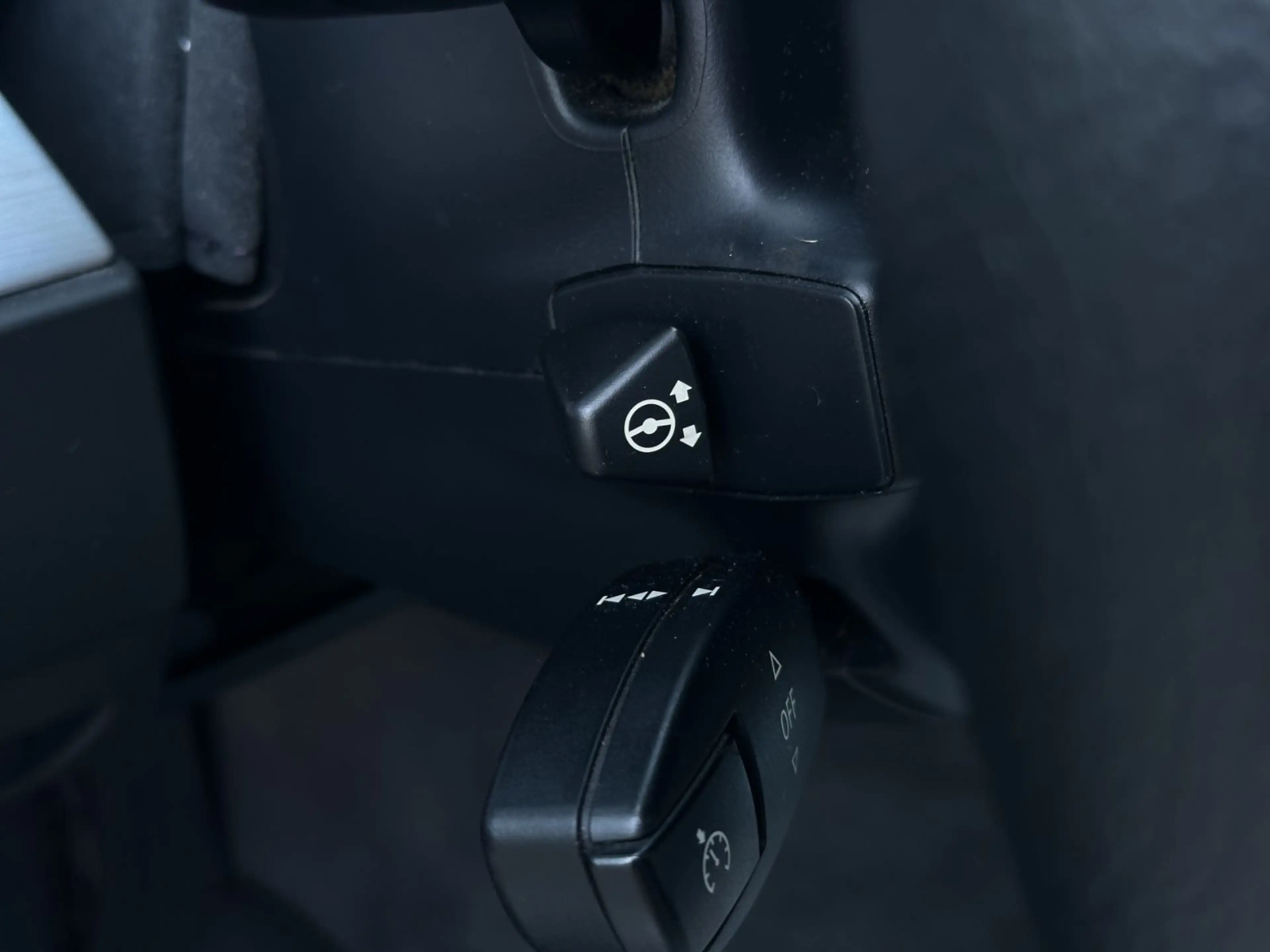 BMW M5 E60°V10°PANO°MEM°ST-HT°HI-FI°PDC°XENON° — photo 10