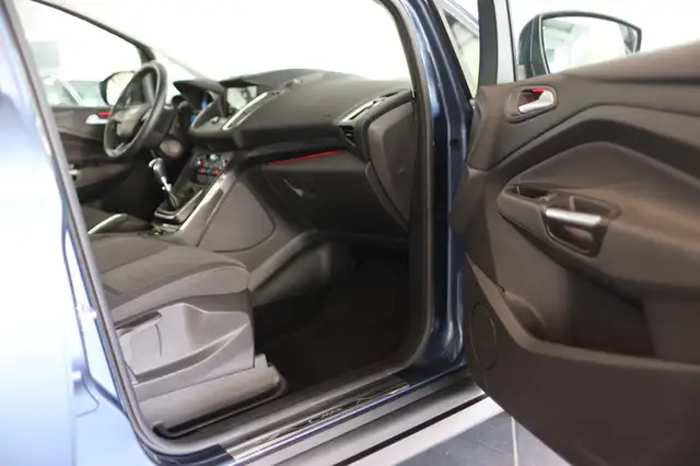 Ford Grand C-Max view 11