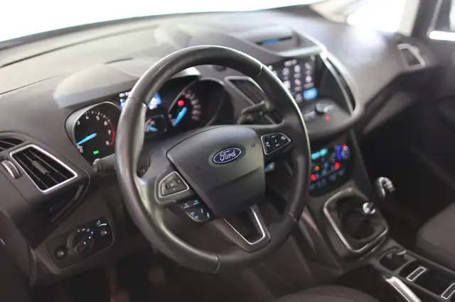 Ford Grand C-Max view 10