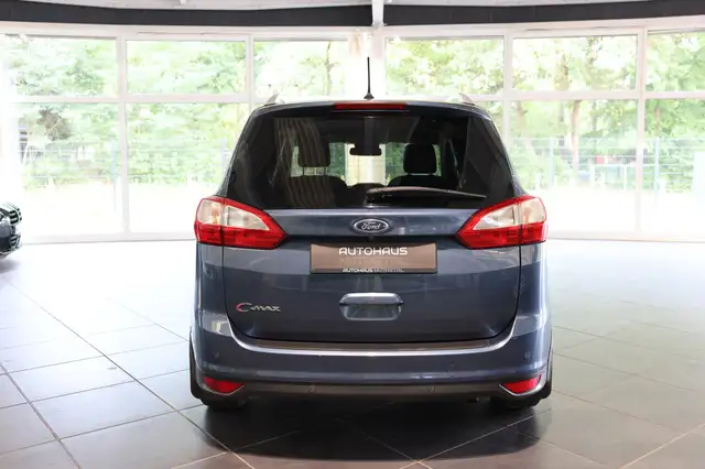 Ford Grand C-Max view 5