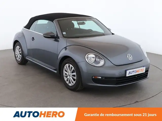 Volkswagen Beetle view 8
