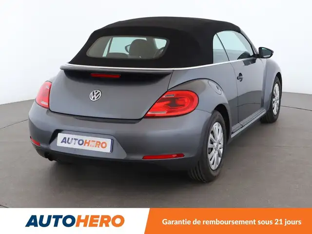 Volkswagen Beetle view 6