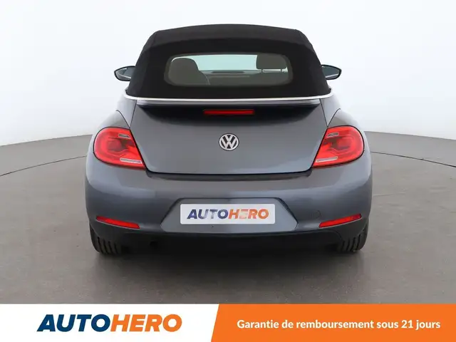 Volkswagen Beetle view 5