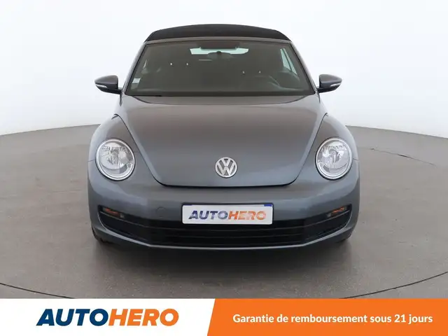 Volkswagen Beetle view 9