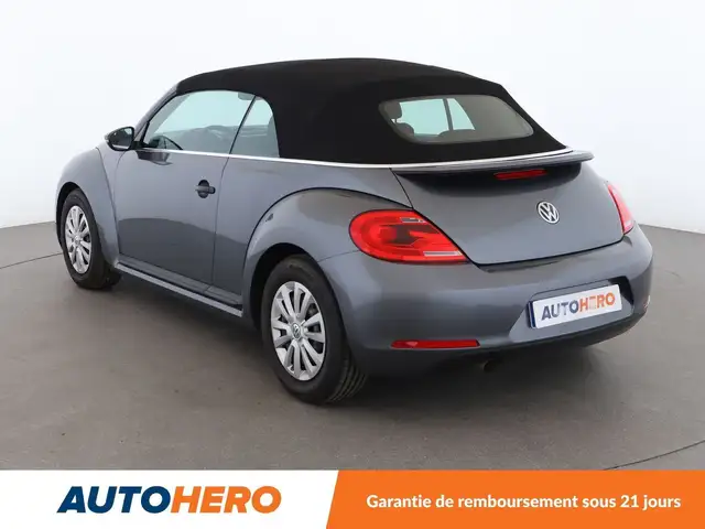 Volkswagen Beetle view 4