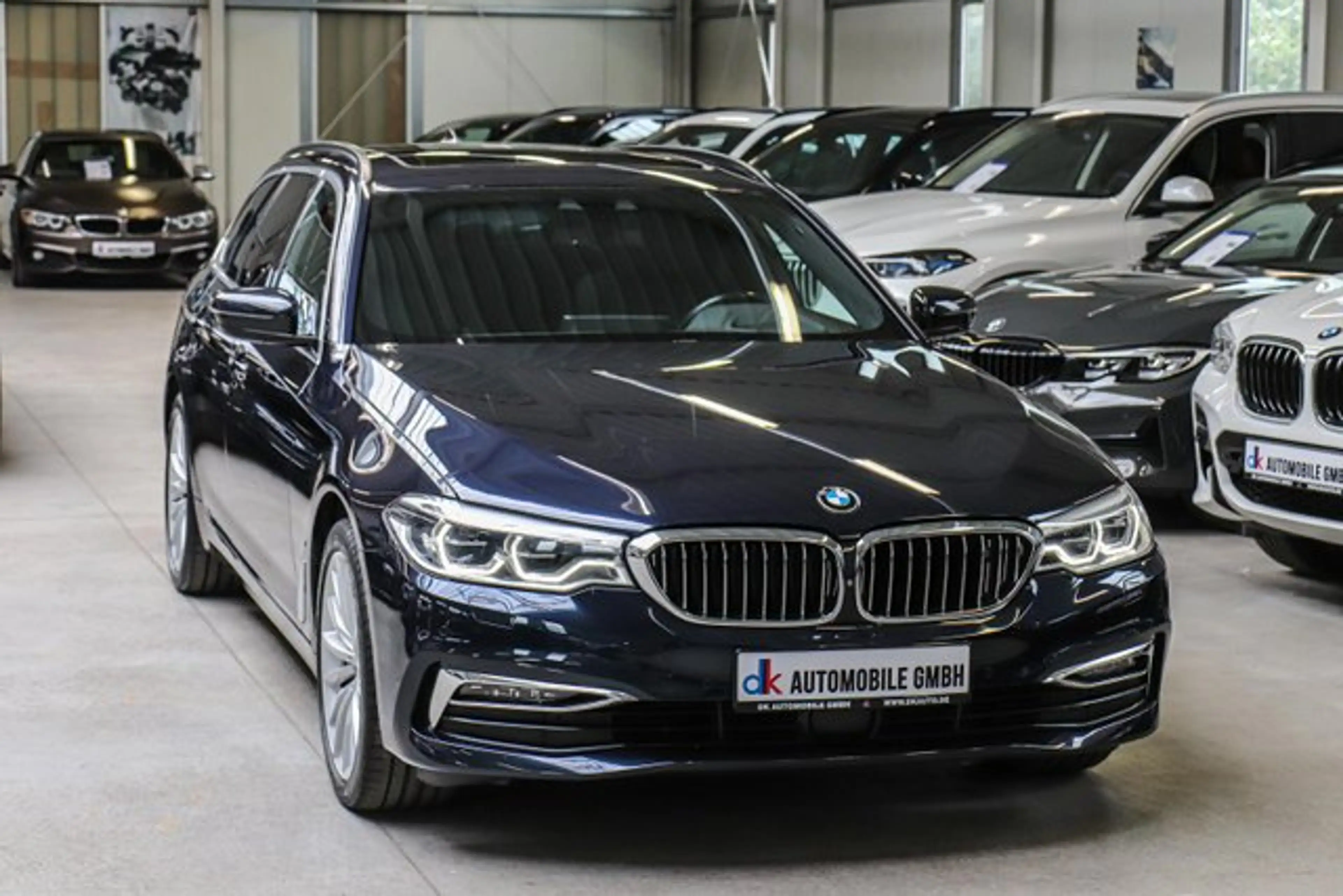 BMW 540 d xDrive Touring Sport-Aut/LUXURY LINE/HARMAN/ — photo 3