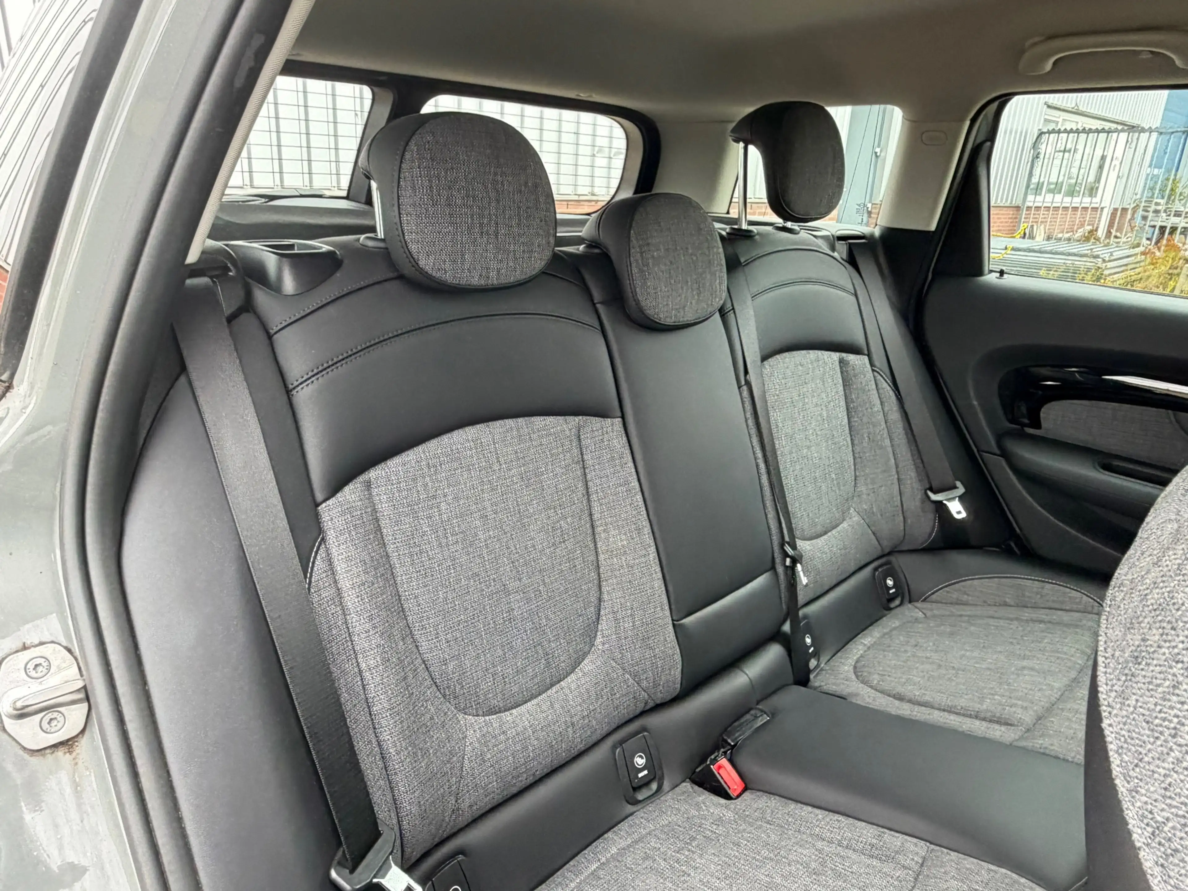 MINI One Clubman 1.5 Business Edition Automaat - Moonwalk Grey - Na — photo 11