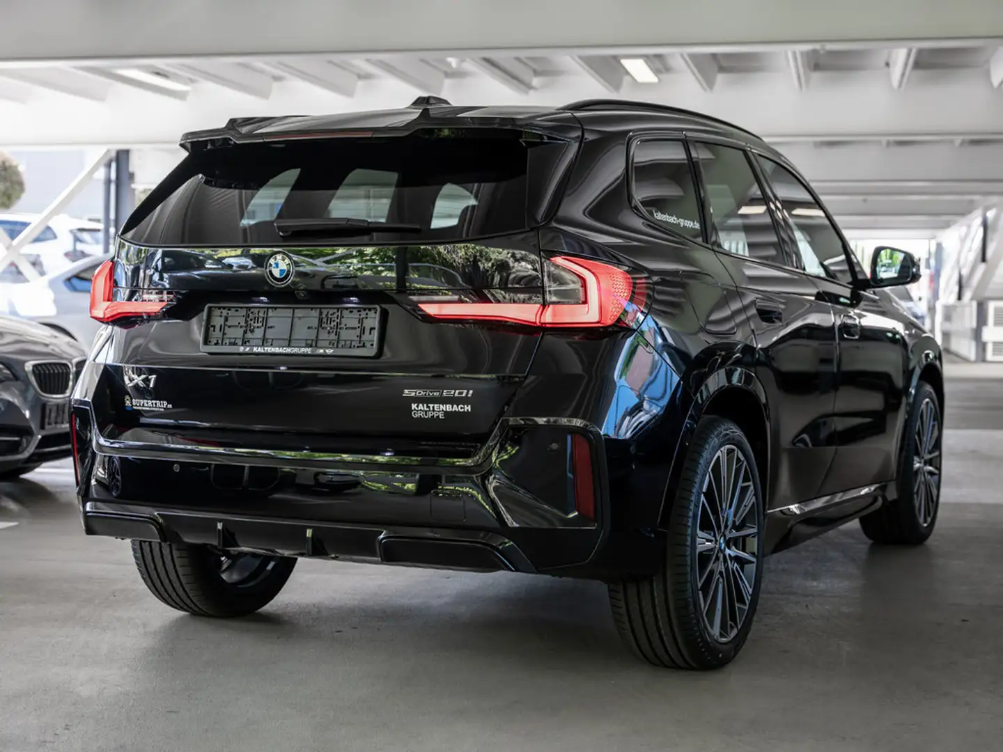 BMW X1 sDrive 20i M-Sport LED AKTIVSITZE AHK NAVI Negru - 2