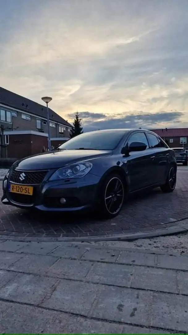 Suzuki Kizashi 2.4 Sport Šedá - 1