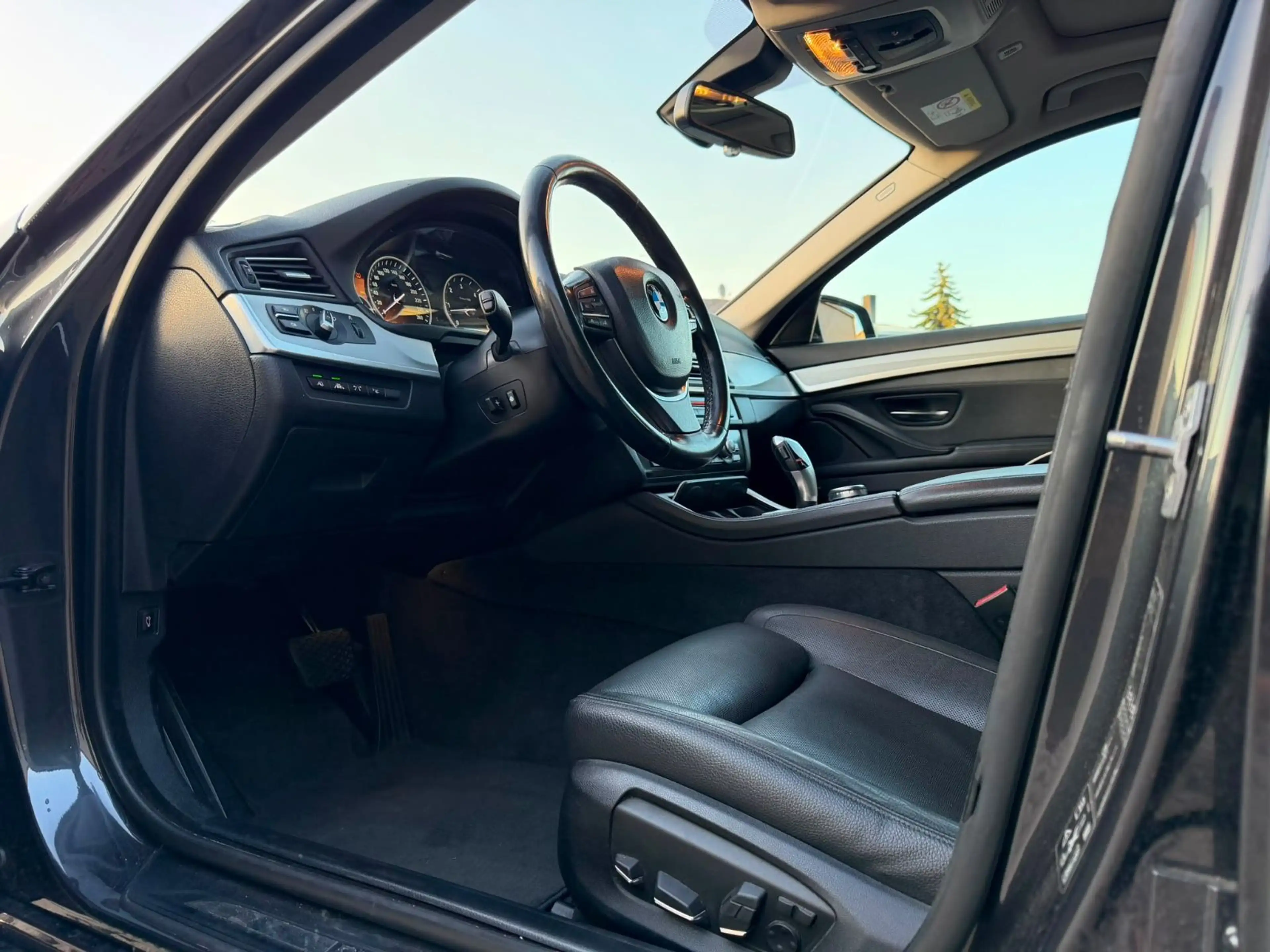 BMW 530 d xDrive Touring *360°Soft-Close*Head-Up* — photo 4
