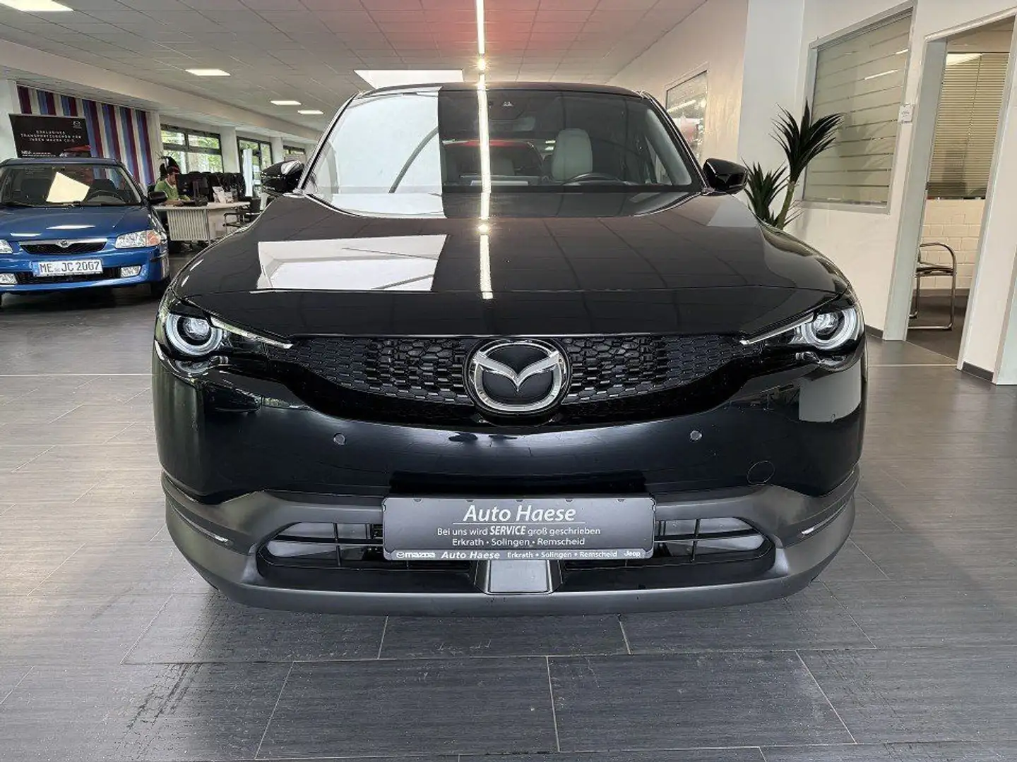 Mazda MX-30 Elektro 145PS Komfort & Premiumpaket MC Zwart - 2