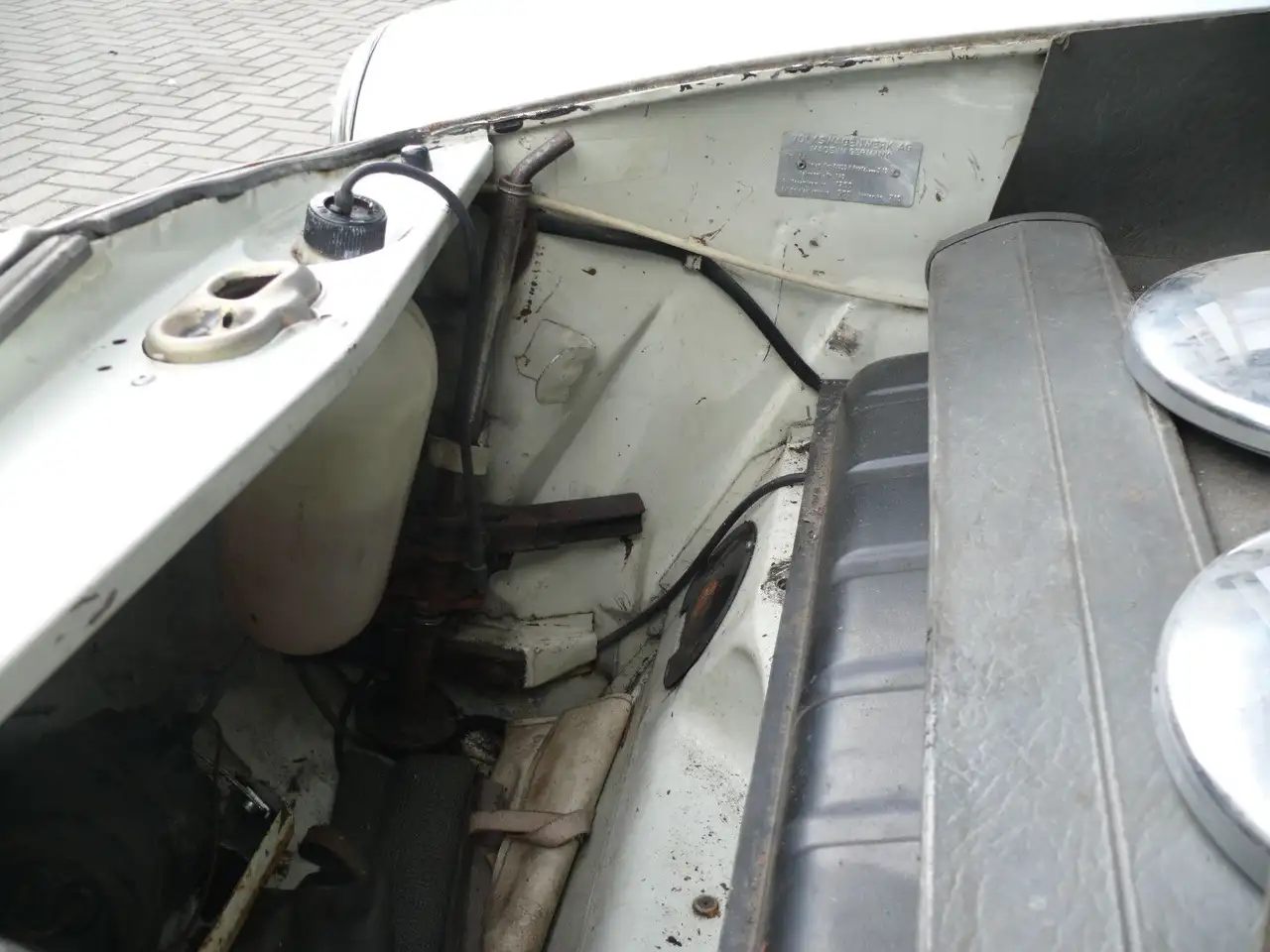 Volkswagen Karmann Ghia Cabrio ungeschweißt aus Californien, foto 10