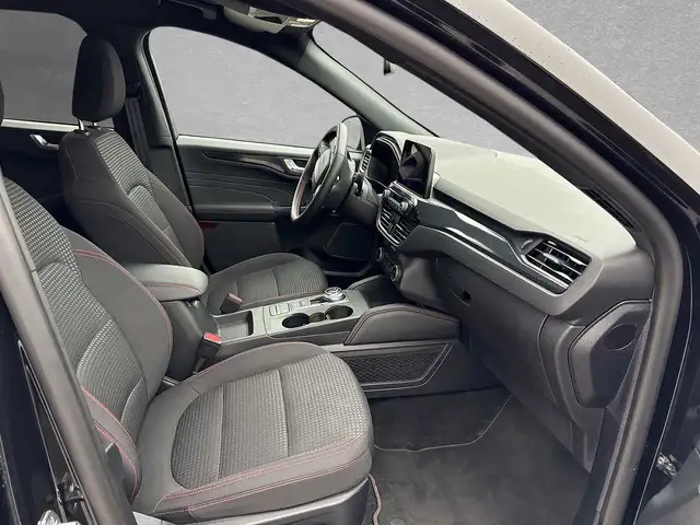 Ford Kuga view 3