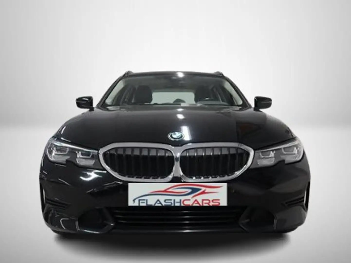 BMW 320 d xDrive Sport Line STH Digit Disp LED NAVI Zwart - 2