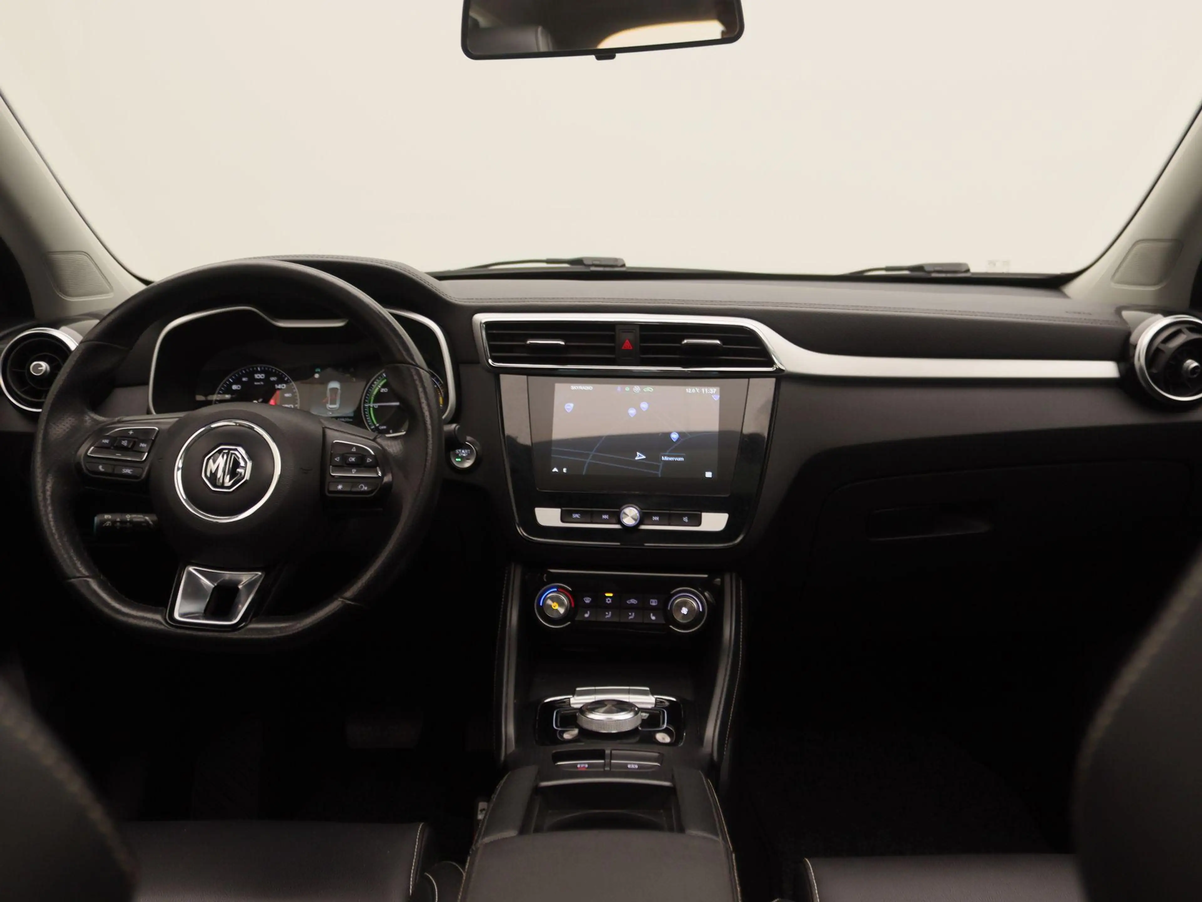 MG ZS EV Luxury 45 kWh | Panoramadak | Leder | Apple Car — photo 7