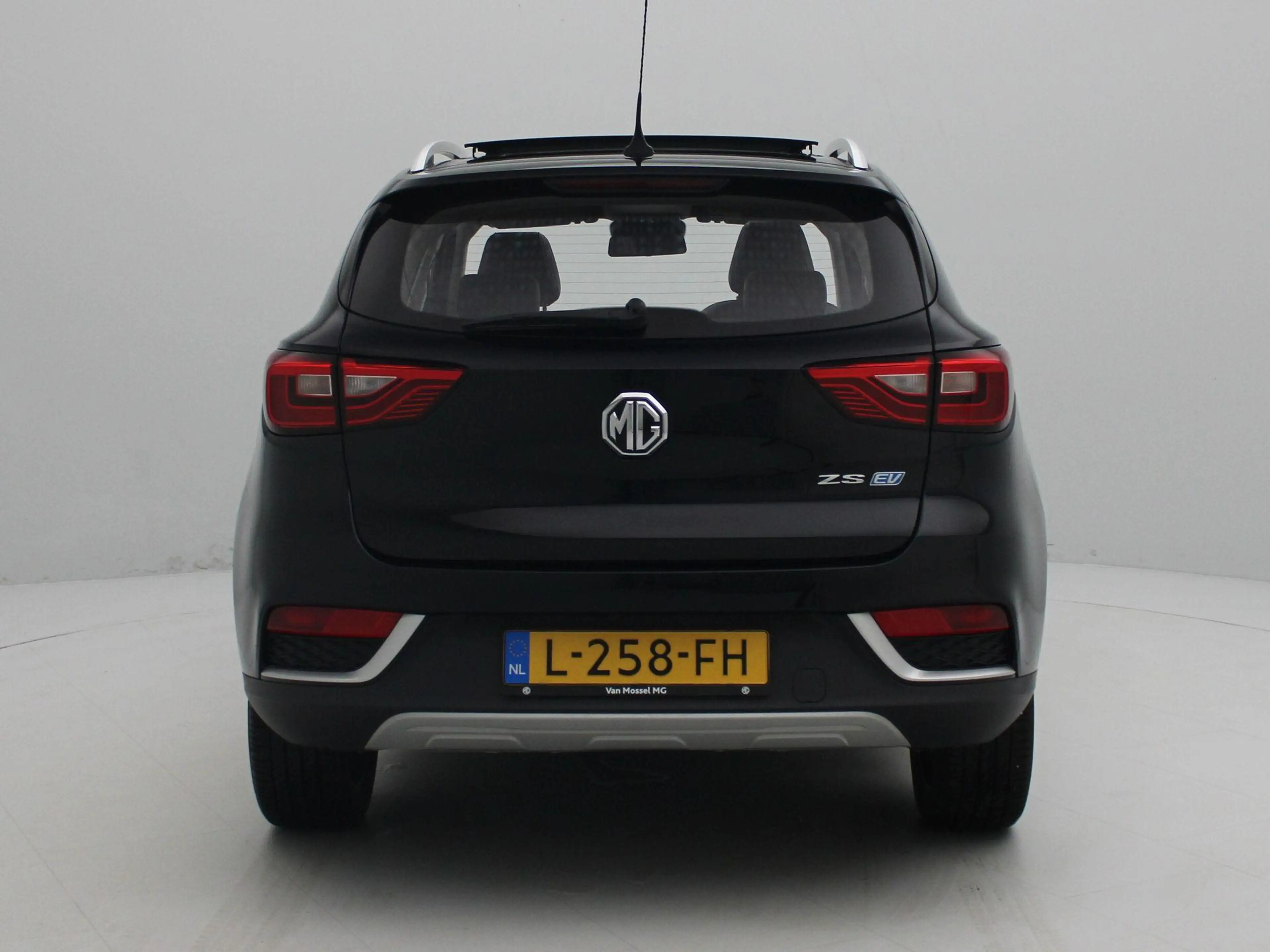 MG ZS EV Luxury 45 kWh | Panoramadak | Leder | Apple Car — photo 5