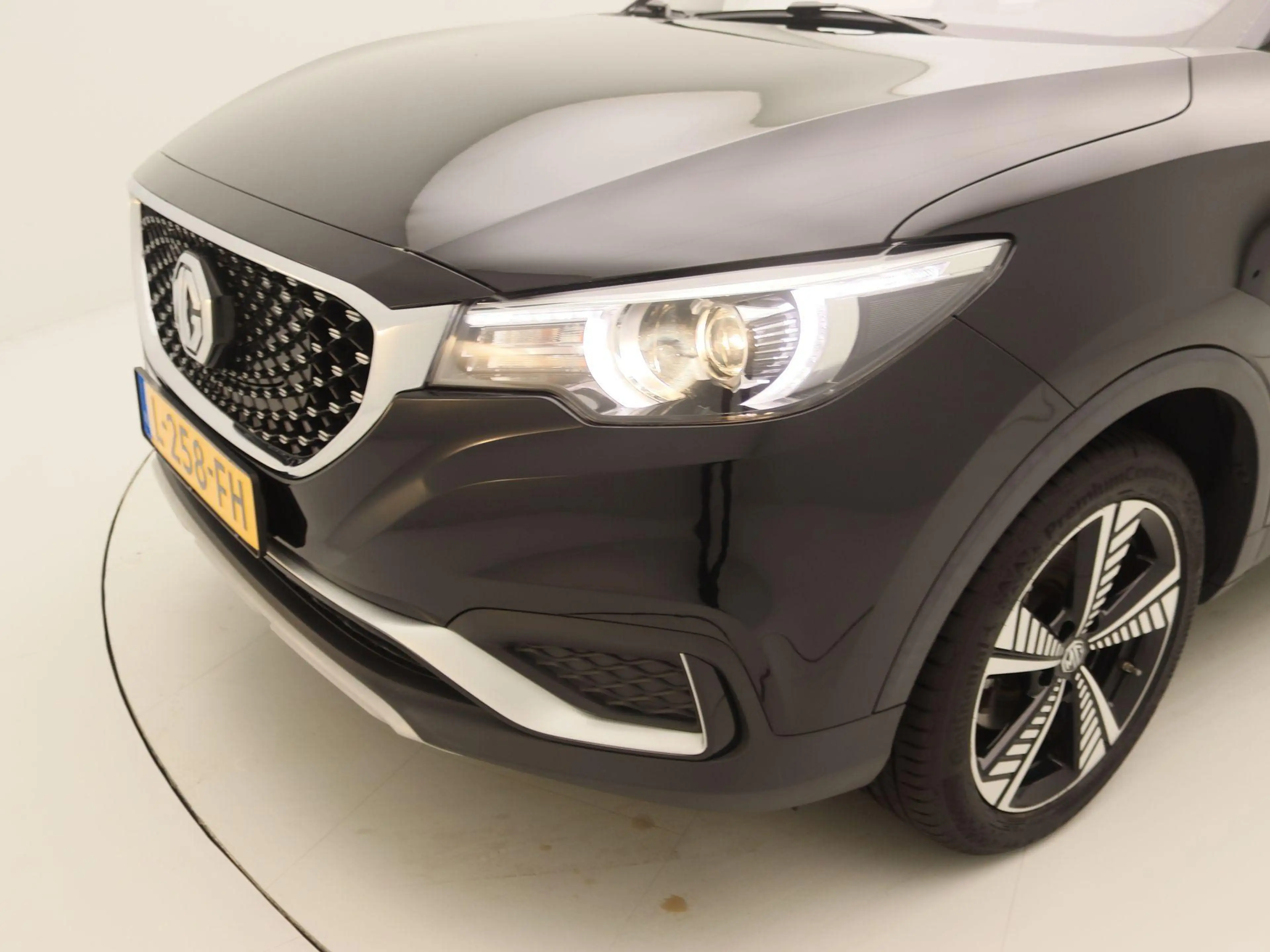 MG ZS EV Luxury 45 kWh | Panoramadak | Leder | Apple Car — photo 15