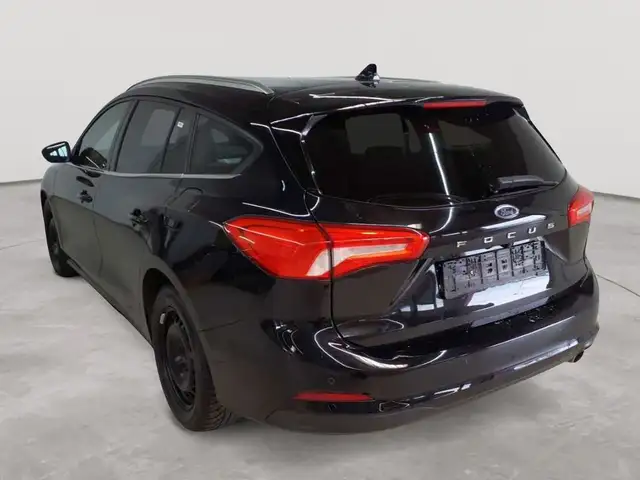 Ford Focus view 5