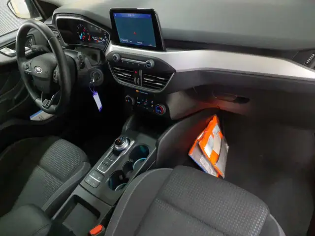 Ford Focus view 9