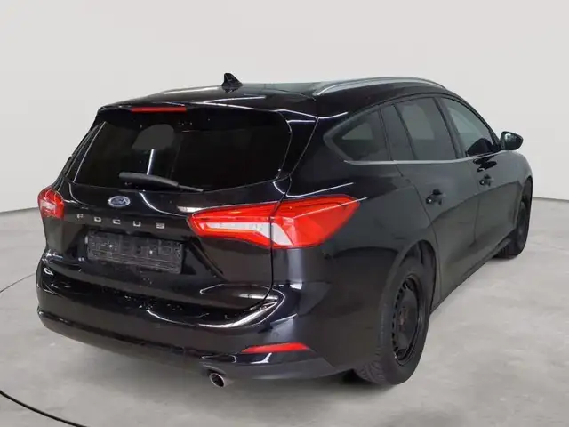 Ford Focus view 4