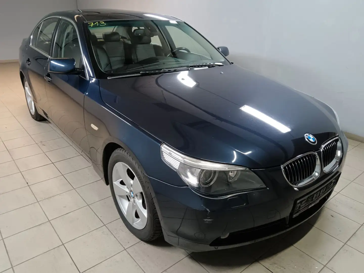 BMW 525 i xDrive Motor Laut unrund Niebieski - 2