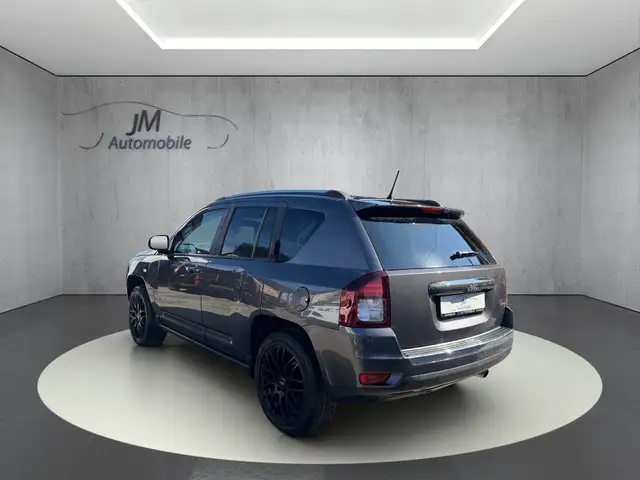 Jeep Compass view 5