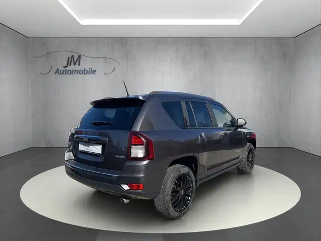 Jeep Compass view 6
