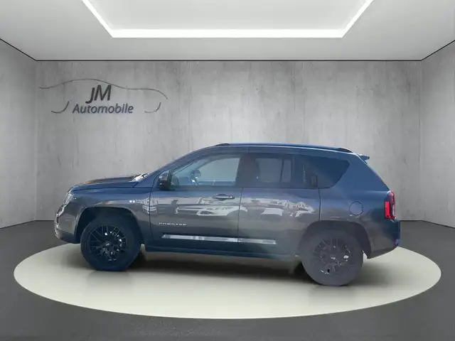 Jeep Compass view 4
